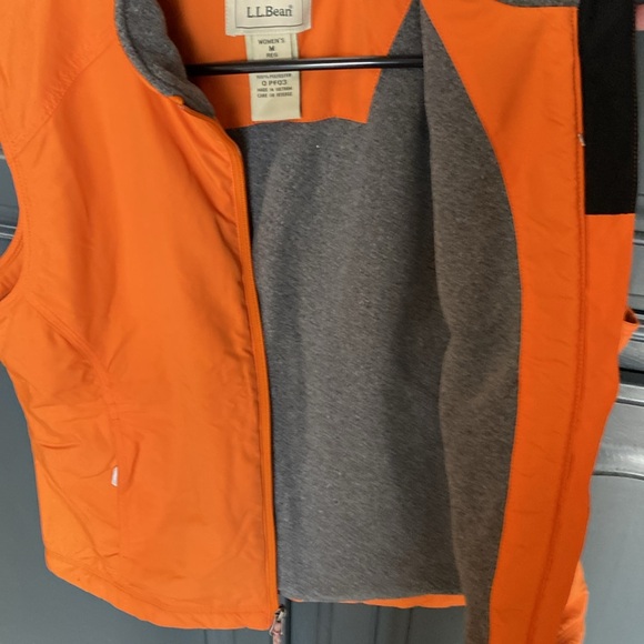 L.L. Bean women’s orange winter vest. Brand new.! - Picture 6 of 6